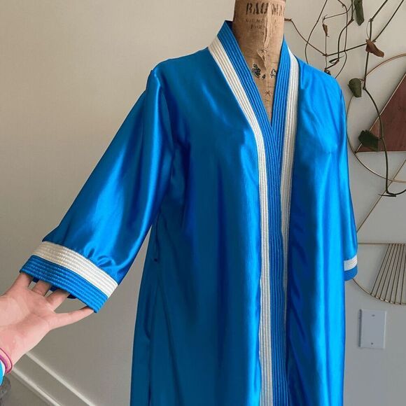 Vintage 1970s Blue & White Striped Robe by Classics of California in sz L - Picture 2 of 10